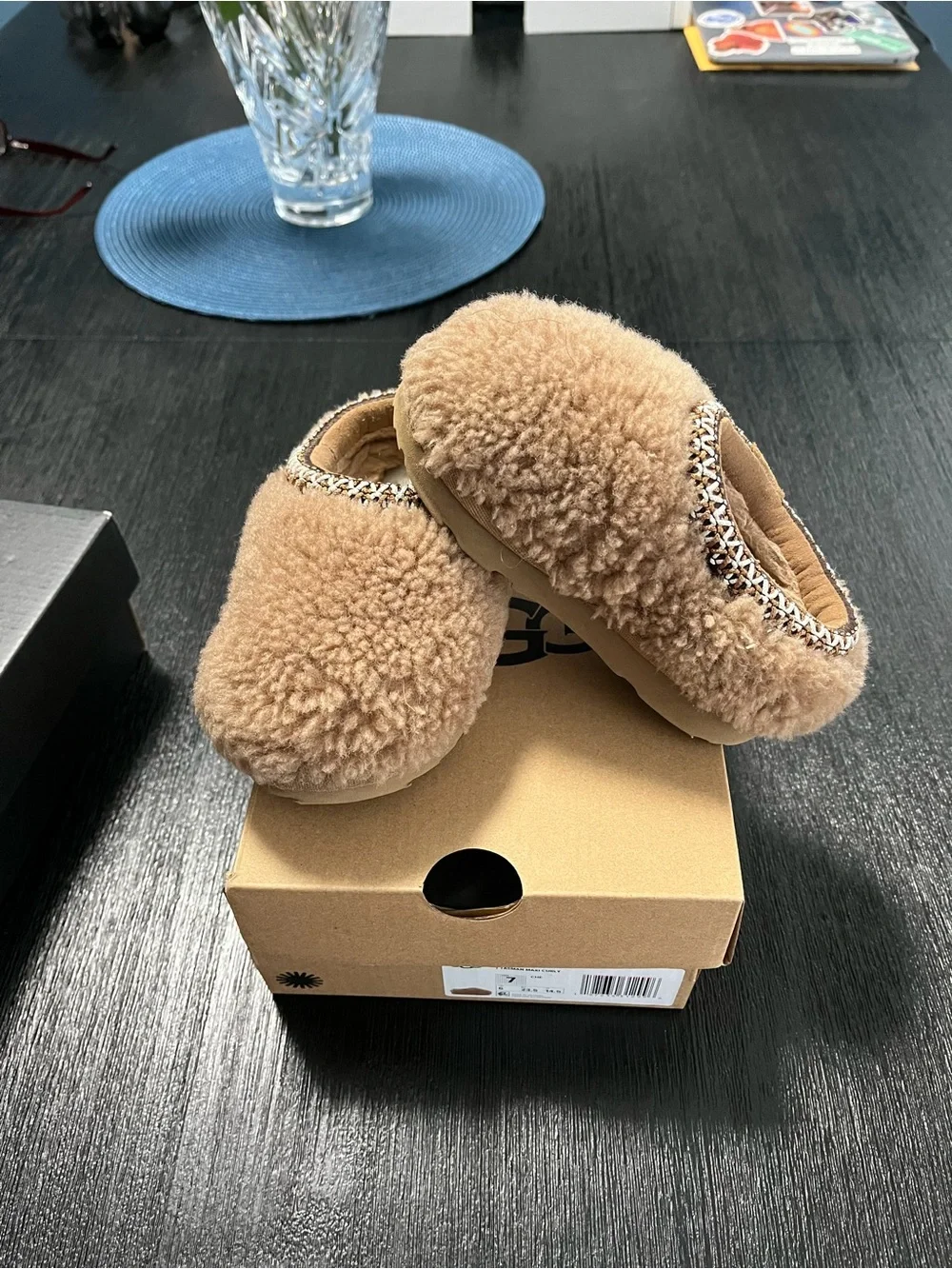 UGG Kids Tasman Maxi Curly Slippers in Chestnut Brown